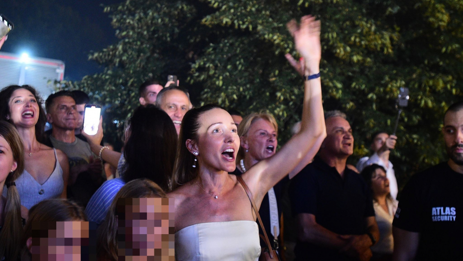 PILA SAM, A KASNIJE POVRAĆALA! Hit izjava Jelene Đoković, bila najveselija na proslavi sa olimpijcima, snimci se šire mrežama