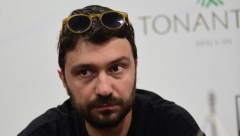 VARALA GA U WC-U SA NAJBOLJIM DRUGOM, ON BIO TU, KASNIJE VIDEO I SNIMKE Glumac se slomio zbog najveće ljubavi, potražio pomoć psihijatra