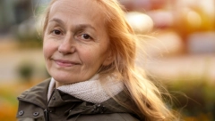 "DA LI JE PREKASNO ZA MENE?" Stela ima preko 60 godina i oseća se staro, "a muškarci me više ne primećuju"