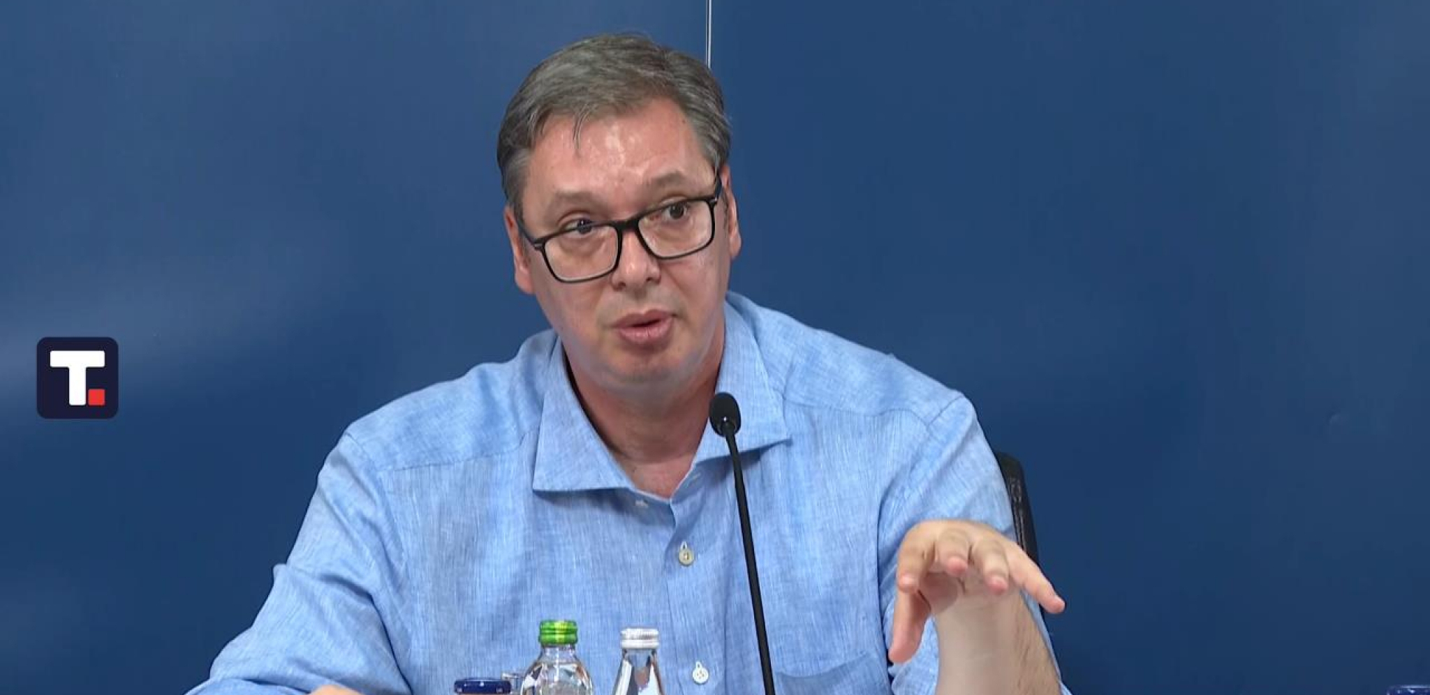 VUČIĆ RAZGOVARAO 4 SATA SA NARODOM U MALOM ZVORNIKU "Niko neće da radi bilo šta dok se ne uverimo da će nam deca biti zdrava" (FOTO/VIDEO)