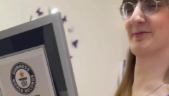 NAJVIŠA ŽENA NA SVETU BOLUJE OD RETKOG SINDROMA Kičma i kosti su joj deformisane, najteže joj pada jedna stvar!