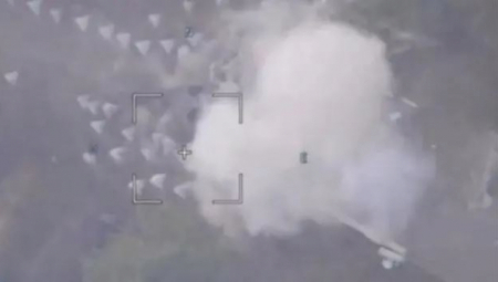 UKRAJINSKI PADOBRANCI IZVELI SAMOUBILAČKI NAPAD: Oklopnjak se sudario sa "Zmajevima", hitno se oglasili Rusi (FOTO/VIDEO)