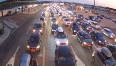 PUTNIČKA VOZILA MILE, ČEKA SE PO 4 SATA Stvorila se velika kolona na Horgošu