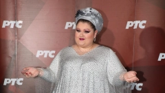 PEVAČICA SMRŠALA 70 KILOGRAMA! Skinula se u kupaći, transformacija je neverovatna