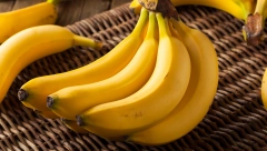 BANANE NEĆE POCRNETI 2 NEDELJE Provereni trik koji će im dugo sačuvati svežinu i žutu boju