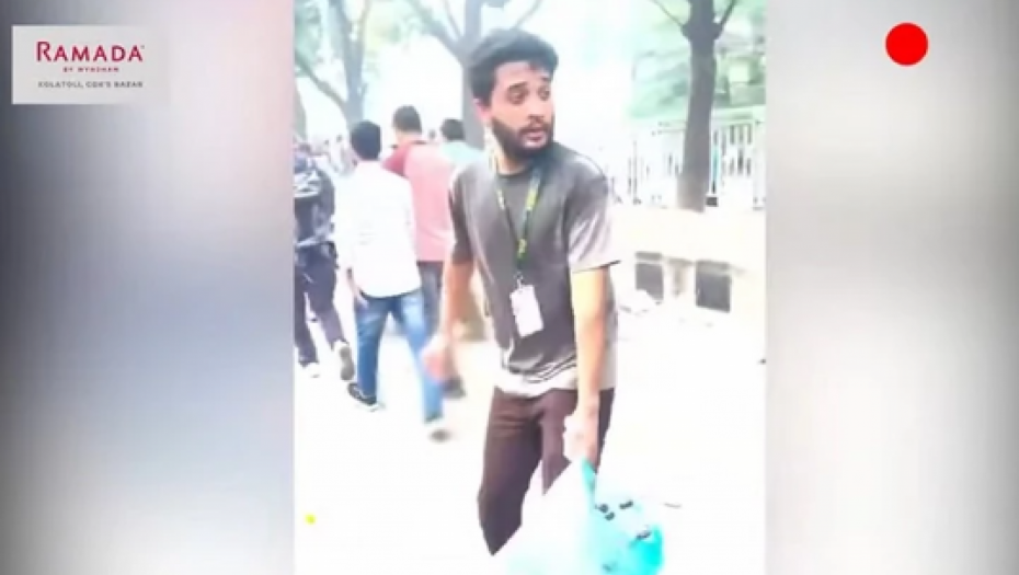 STUDENT JE DELIO VODU DEMONSTRANTIMA, PA DOBIO METAK U ČELO Zbog ovog momka je tamo srušena cela vlada