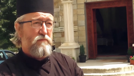 NA PREOBRAŽENJE POSTOJE STROGA PRAVILA ZA SVAKOG HRIŠĆANINA! Sveštenik objasnio simboliku zašto se danas jede osveštano grožđe!