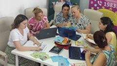 INTENZIVIRANE AKTIVNOSTI NACIONALNOG KONTAKT CENTRA ZA BEZBEDNOST DECE NA INTERNETU  Pozivi su besplatni i anonimni (FOTO)