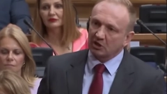 ĐILAS PREUZEO PUNU KONTROLU NAD PROTESTOM Advokat lažnih ekologa poručuje: Svi moramo da stanemo iza Dragana!