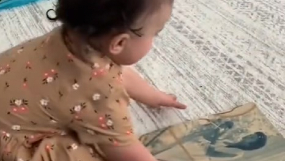 DOK JE ĆERKA PLAKALA, MAJKA JOJ JE POKAZALA SLIKU BAKE Reakcija devojčice ledi krv u žilama! (VIDEO)
