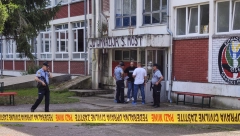 BOLNE SCENE ISPRED ŠKOLE, IZNOSE TELA UBIJENIH Tamo je sad opsadno stanje, policija sve blokirala