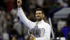 NEZAPAMĆENI SNIMAK ŠOKIRAO TENISKU PLANETU Ovog nema ni u "Dosijeu Iks": Novak se pozdravljao sa akterima, a onda misteriozno nestao! (VIDEO)