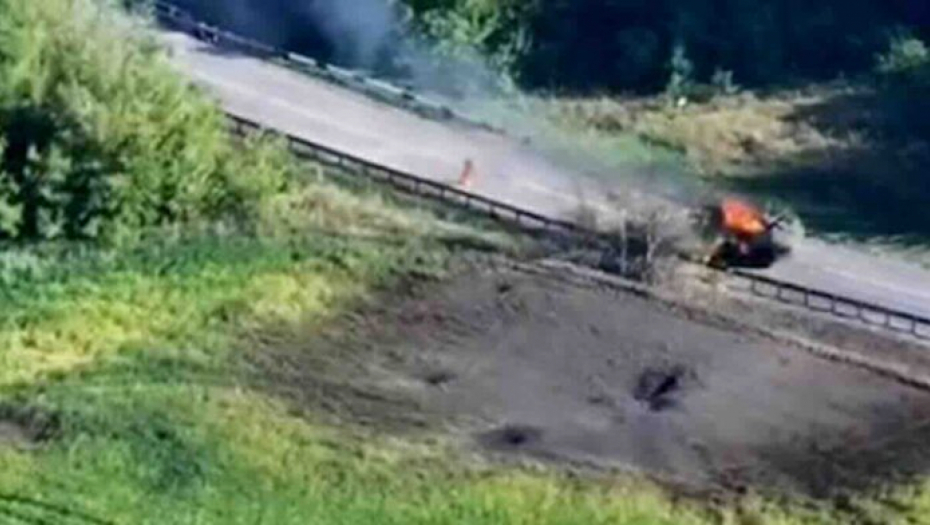 PRVI PUT NA RATIŠTU Uništen oklopnjak iz doba SFRJ (VIDEO)