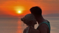 VERILA SE BIVŠA NAŠEG PEVAČA! Bila u vezi sa Sašom Kovačevićem, pa s njegovom kolegi rodila ćerku, a onda je usledio šok obrt!