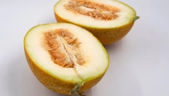 5 RAZLOGA ZAŠTO TREBA DA JEDETE DINJU Povrće koje ljušti kilograme, ali i sprečava ovu bolest