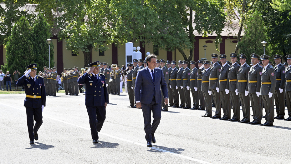 MINISTARSTVO ODBRANE: Svečanost povodom prijema 183 podoficira u profesionalnu vojnu službu (FOTO)