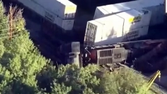 SUDAR DVA TERETNA VOZA, ISKOČILI IZ ŠINA Ima povređenih, uništen železnički most, opšti KARAMBOL u Koloradu (FOTO)