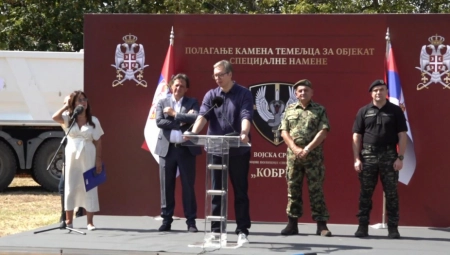 VUČIĆ DEMANTOVAO LAŽNE VESTI Srbija neće skladištiti nuklearni otpad iz Francuske