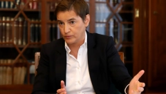 AKO JE MIŠ, ONDA JE LAVLJEG SRCA! Brnabićeva matirala opoziciju nakon što su se obrušili na Aleksandra Vučića! (VIDEO)