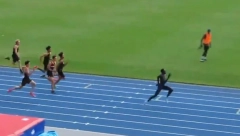 PLANETA JE DOBILA NOVOG BOLTA Čudesan sprinter očarao čitav svet, počistio konkurenciju, ni munja mu nije ravna (VIDEO)