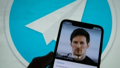 RUSKI ILON MASK PRED SUDIJOM  Pavel Durov iz pritvora prebačen u sud