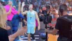 SPEKTAKL KAKAV SE PAMTI Emotivan oproštaj Dragića, Jokić, Bogdan i Bobi ukrali svima šou (VIDEO)