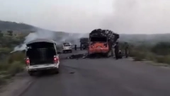 IZVELI IH IZ AUTOBUSA I UBILI Horor na auto-putu! (VIDEO)