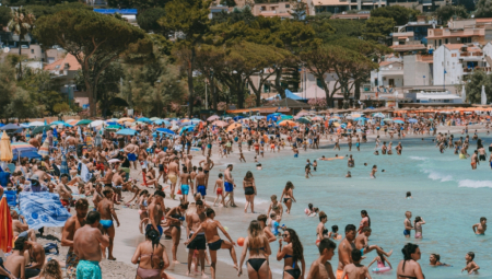 HRVATSKIM PRIMORJEM VLADA EŠERIJIHA KOLI! Zabranjeno kupanje na poznatoj plaži!