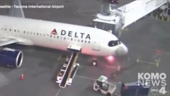 UŽAS NA AERODROMU: Delta avion u plamenu, dve osobe mrtve! (FOTO)
