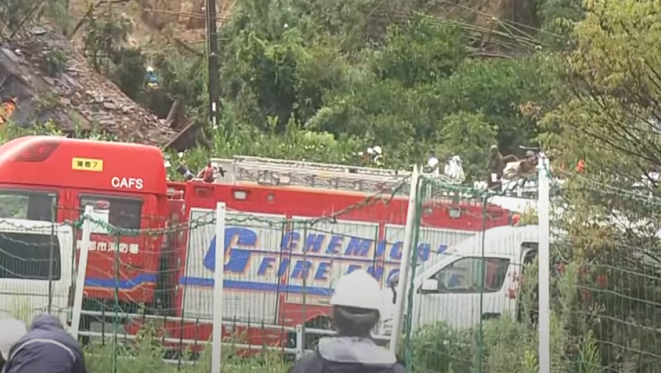 POKRENULO SE KLIZIŠTE I ZATRPALO PORODIČNU KUĆU! U njoj bili roditelji sa troje DECE, užas! (VIDEO)