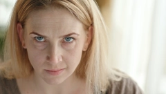 BEŽITE OD NJIH GLAVOM BEZ OBZIRA, NISU DOBRI LJUDI Jedan znak pokazuje da li imate zavidne i zle prijatelje