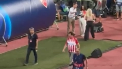IZNENAĐENJE NA "MARAKANI" Bajaga se pojavio na stadionu, specijalni broj 40 i ovacije “delija” (VIDEO)
