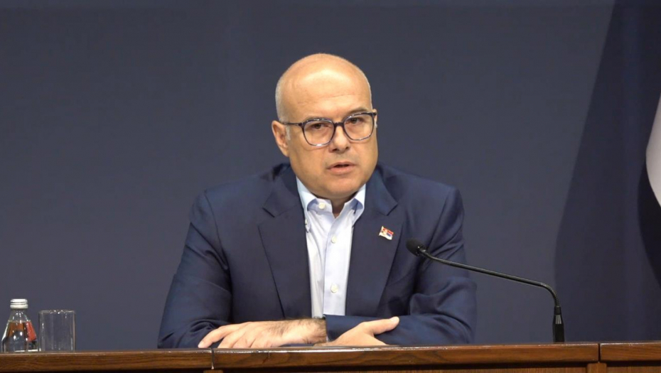 "NAPADI NA PROSVETARE I ZDRAVSTVENE RADNIKE BIĆE POSEBNO INKRIMINISANI" Premijer Miloš Vučević o izmenama Krivičnog zakonika