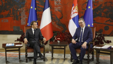 VUČIĆ I MAKRON U PALATI SRBIJA Sastanak dvojice lidera u toku (FOTO)