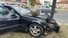 POGINULE DVE DEVOJKE IZ VALJEVA, IMALE SAMO 23 I 24 GODINE Audi sa petoro putnika sleteo u kanal!