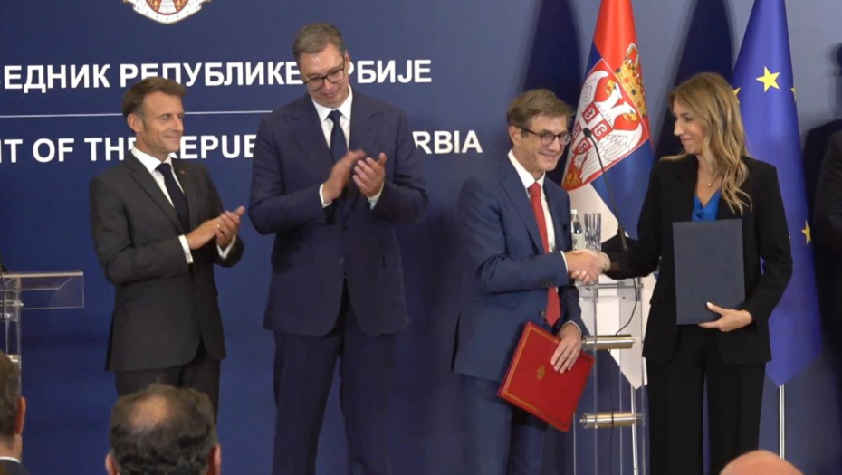 SARADNJA SRBIJE I FRANCUSKE Razmenjeno 12 potpisanih dokumenta, među njima i ugovor za Rafale