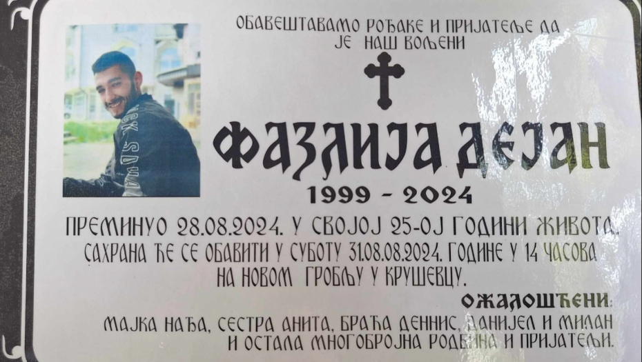 SAHRANJEN DEJAN IZ KRUŠEVCA KOG JE OTAC UBO NOŽEM Porodica i prijatelji se oprostili  od njega