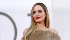 ANĐELINA IMA SKRIVENI TALENAT Godinama se plašila da pokaže u javnosti, mislila je da nije dovoljno dobra, a za to je bio kriv on