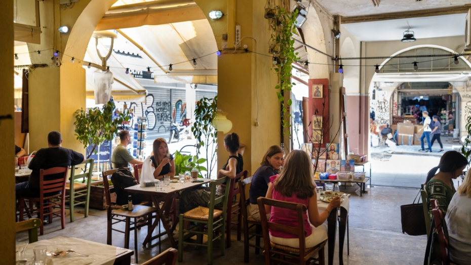 OVO NIJE OČEKIVAO Mladić pronašao torbu čuvene ugostiteljke, pa umesto nagrade dobio neprijatnu scenu