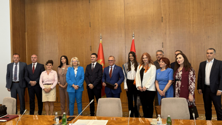 JAČANJE BRATSKIH VEZA SRBIJE I CRNE GORE: Vesić i Vukićević potpisali Zajedničko pismo Evropskoj komisiji  o pruzi Beograd – Bar (VIDEO)