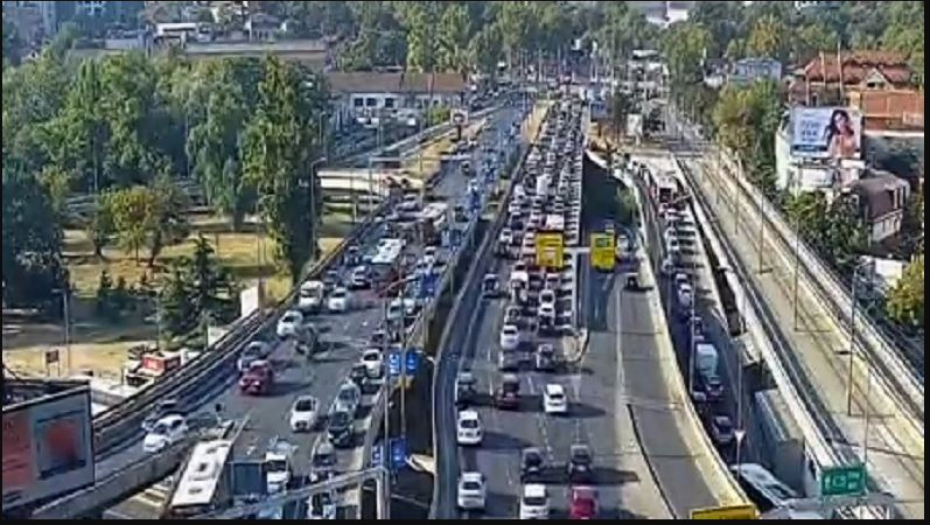 KOLONI NEMA KRAJA Velike gužve i ovog jutra u Beogradu, vozila mile po ulicama, ovi delovi su NAJKRITIČNIJI