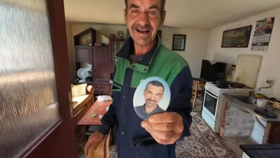 SRBIN RADE JOŠ SAMUJE, ŽENSKO, VELI, U ŽIVOTU NIJE PIPNUO! Kupatilo završio pa digao i kredit! Svi mislili ženi se, kad ono - šok