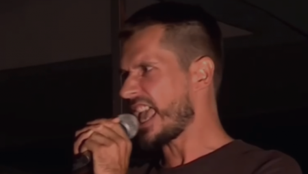 FANATIK! Jugosloven, komunista, obožavalac Tita: Ko je vođa opozicionih protesta čije su grimase šokirale Srbiju