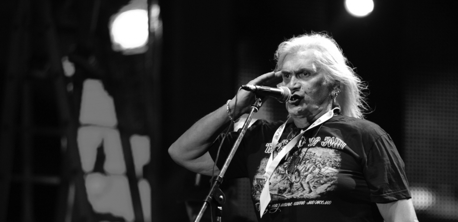 ZBOG OVOG DETALJA PLAČE CEO ČAČAK Pred komemoraciju stigao ogroman venac, simbolika posebno boli!