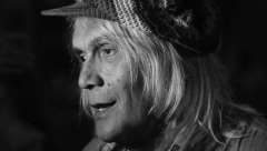 BORIN PRIJATELJ JAVNO MOLI ZA POMOĆ Zatekla ga vest od smrti rokera, njegova ćerka otkrila sve detalje