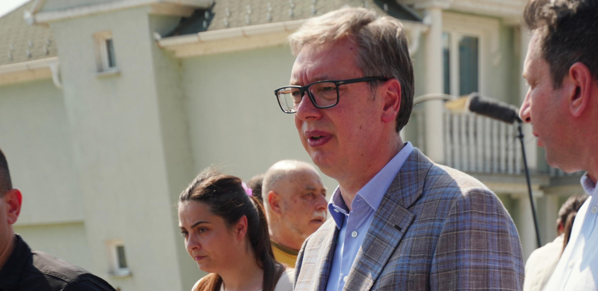 VUČIĆ NASTAVLJA POSETU PODRINJU OBILASKOM SAOBRAĆAJNICE ŠABAC - LOZNICA: Sutra i vojna vežba u Gučevu