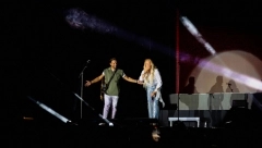 Nikos Vertis „zapalio“ krcat Tašmajdan: Lepa Brena kao specijalna gošća, u publici Aleksandra Prijović, Milica Pavlović, Mirka Vasiljević...