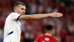 GEST KOJI JE ODUŠEVIO SVE Strahinja Pavlović pokazao klasu: Odmah je skinuo dres i poklonio ga dečaku, ovo je razlog (VIDEO)