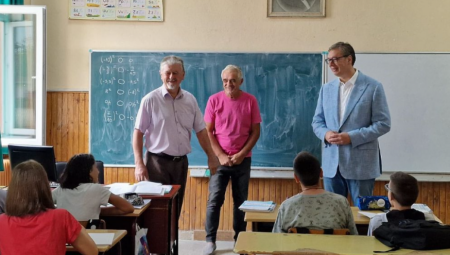 DAN JE PRELEPO POČEO! Vučić se oglasio malo posle 8 sati: Današnji prvi susret je sa našom predivnom dečicom (FOTO)