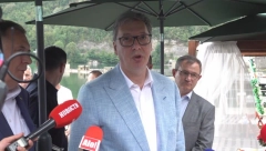 "TI SU LJUDI NAČISTO IZLUDELI, SVE ŠTO SU REKLI, PROMAŠILI SU": Predsednik Vučić za Alo! o pisanju tajkunskih medija